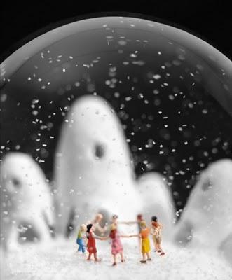 Gloomy snowglobes