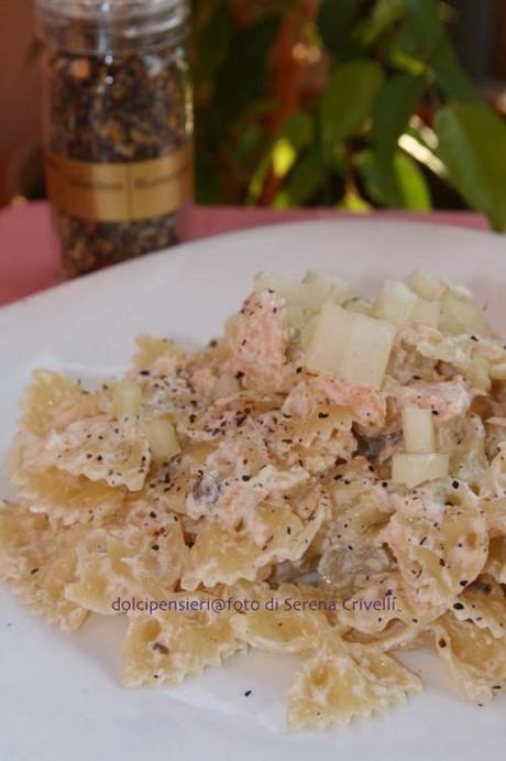 FARFALLE AL SALMONE CON SEDANO BIANCO DI SPERLONGA IGP di Dolcipensieri