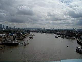 TOWER BRIDGE EXHIBITION ponte famoso Londra visto 