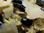 Farfalle broccoli, olive formaggio