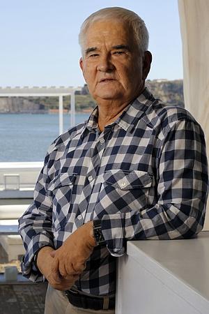 Carlos Castro (1945-2011)