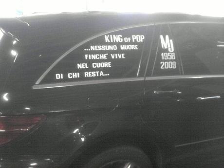 MERCEDES Classe R con dedica a MICHAEL JACKSON!