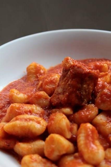 Gnocchi al sugo di salsiccia