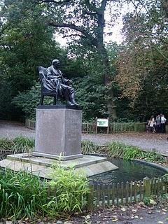 HOLLAND PARK. Una passeggiata in un parco meno conosciuto di Londra, ma non per questo meno affascinante...