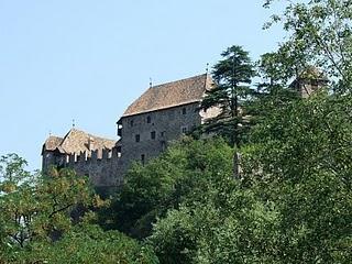 Castel roncolo (Bolzano), il maniero illustrato