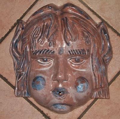 una ceramica al giorno: mascherone in terracotta