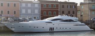 M/Y Pershing 115: varato oggi alla Marina dei Cesari di Fano lo scafo N. 9