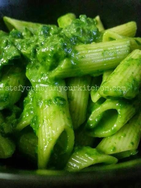 Mezze penne al pesto di spinaci