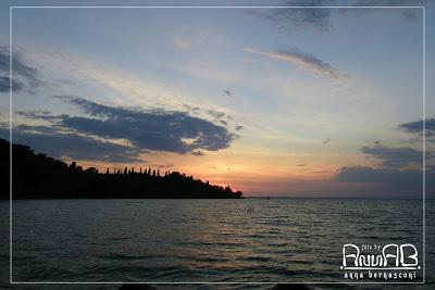 Tramonto sul lago Trasimeno.