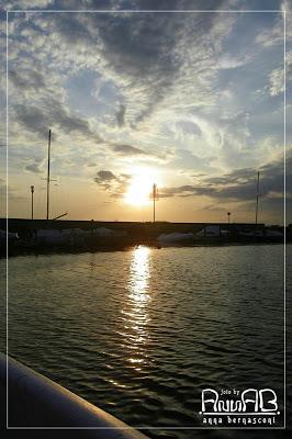 Tramonto sul lago Trasimeno.