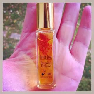 Green Love : Organic Perfume Oil Jasmine de Luxe =)