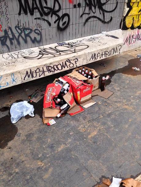 Stazioni da incubo: Cipro. Sembrano una serie di fotomontaggio, purtroppo non lo sono