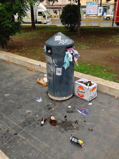 Stazioni da incubo: Cipro. Sembrano una serie di fotomontaggio, purtroppo non lo sono