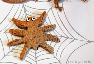 Biscotto a forma di ragno con farina di grano saraceno