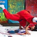 Hanifa dipinge quadri da 5mila sterline ballando la breakdance05