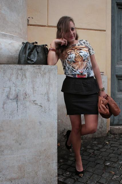 A tiger with me for a casual-chic OUT-FIT