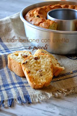 CIAMBELLONE con UVETTA e PINOLI