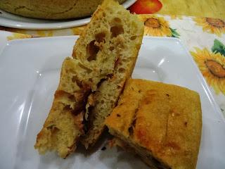 FOCACCIA DI FARRO RIPIENA CON PASTA MADRE IN ESUBERO