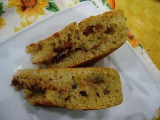 FOCACCIA DI FARRO RIPIENA CON PASTA MADRE IN ESUBERO