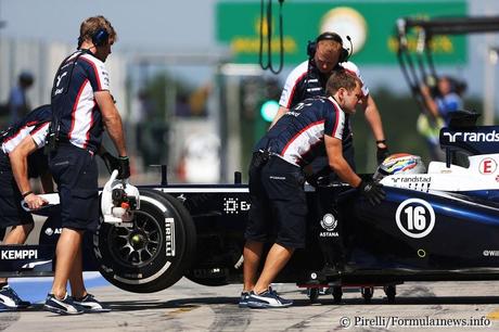 Pastor Maldonado (Williams) being rolles into the garage