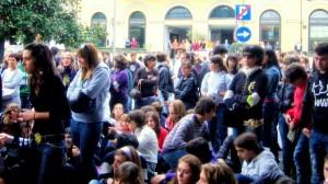 Studenti in piazza in tutta Italia contro il degrado dell'istruzione. Tensioni a Cagliari, mentre a Torino studenti e rifugiati manifestano insieme. 