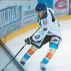 Hockey su ghiaccio, Elite A, 6° giornata: un Asiago strepitoso  interrompe la serie positiva del Valpusteria, il Renon passa a fatica in casa del Fassa, il Milano espugna Cortina, il Vipiteno batte la Valpe. (by Vito De Romeo)