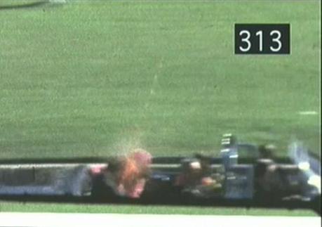 Il fotogramma 313 del breve filmato di Abraham Zapruder coglie il momento cruciale