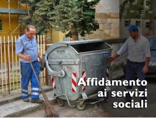 fotomontaggi di Silvio Berlusconi affidato ai servizi sociali