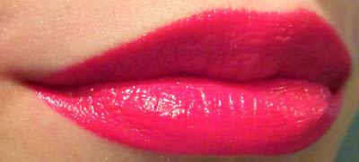 THE BODY SHOP - COLOUR CRUSH LIPSTICK nelle colorazioni 101, 125, 305, 315, 201 e 230  (REVIEW + PHOTOS + SWATCHES)