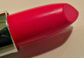 THE BODY SHOP - COLOUR CRUSH LIPSTICK nelle colorazioni 101, 125, 305, 315, 201 e 230  (REVIEW + PHOTOS + SWATCHES)