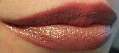 THE BODY SHOP - COLOUR CRUSH LIPSTICK nelle colorazioni 101, 125, 305, 315, 201 e 230  (REVIEW + PHOTOS + SWATCHES)