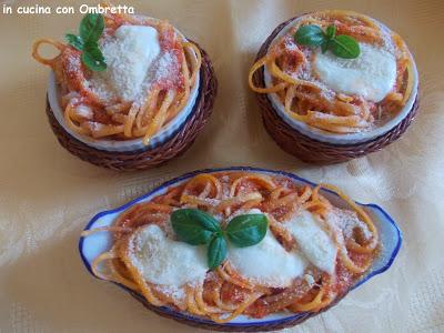 Nidi di linguine Pasta Vera con bufala al forno