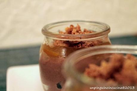 Mousse di castagne con marmellata di arance e granella di amaretti