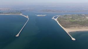 Avvenuto con successo ieri a Venezia, alla presenza delle autorità, il primo collaudo di quattro paratie del MOSE, che proteggerà Venezia dall'acqua alta.