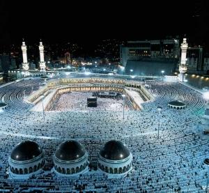 Milioni di mussulmani a Mina, è iniziato l’Hajj, il pellegrinaggio alla Mecca