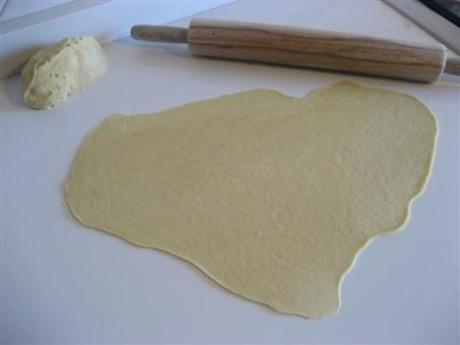 stendere l'impasto con un mattarello