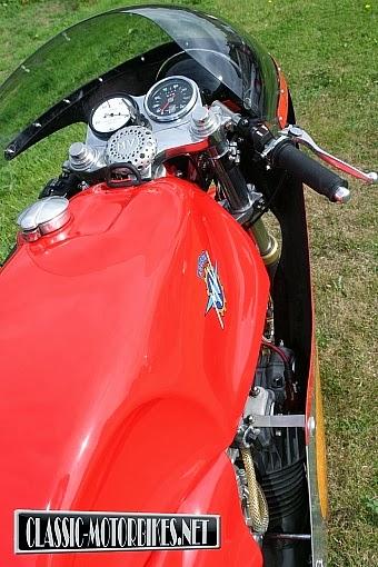 MV Agusta 750 by Mark Kay