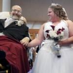 Usa, malato di cancro mantiene promessa: a matrimonio figlia in barella