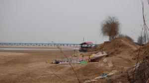 Il problema dell'acqua in Cina sta diventando sempre più pressante e spinge il governo a pericolosi interventi su scala imponente.