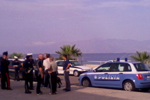 Le forze dell'ordine presenti in loco (foto Filippo Latella)