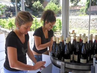 In un equilibrio millenario e compiuto, più antico del cielo e della terra. I vini etnei di Tenuta di Fessina alla Bottiglieria Belvedere di Volturno, Enna