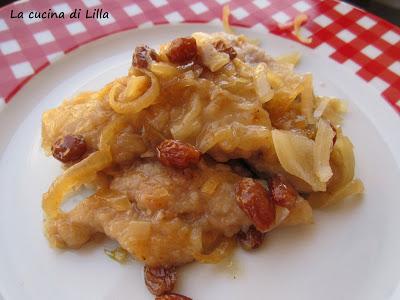 Secondi: Scaloppine di maiale agrodolci con cipolle, uvetta e marsala