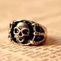 Dream of the Month: Alexander McQueen Skull Ring