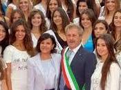 ragazze Miss Italia posano maglietta nude, mute’ (Ansa)