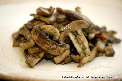 L'autunno in cucina: Funghi champignons e porcini al porto bianco e spezie