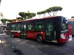 Roma via Ostiense Scontro tra autobus