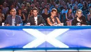 X Factor stasera su Sky Uno HD (canale 108 Sky) arriva alla Home Visit per la scelta finale