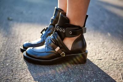 Alert biker boots