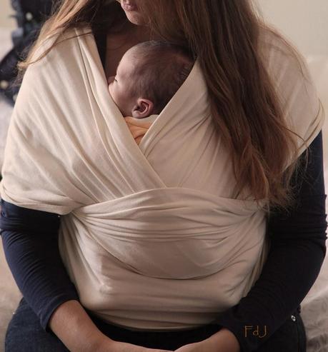 Asilo e fascia porta-bebè