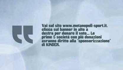 Ti piacciono i kinder? Allora puoi salvare una squadra di pallanuoto!